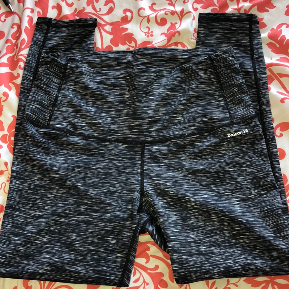 ❤️NWOT Dragon Fit Yoga Pants, slimming❤️